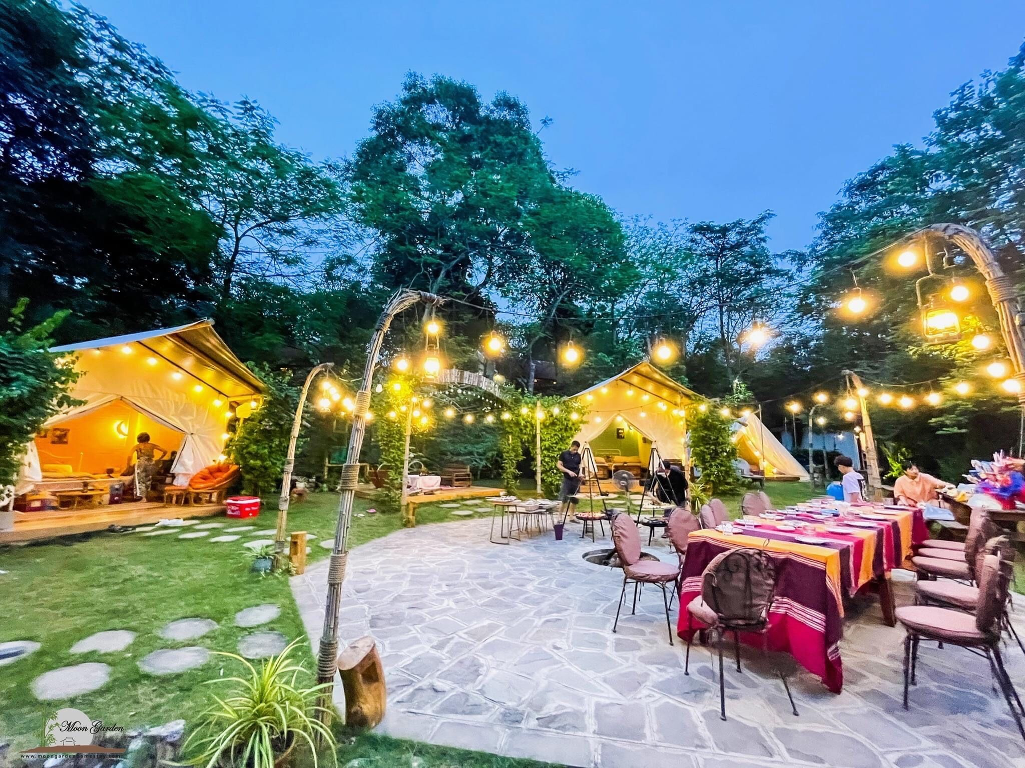 Savor farm-fresh meals under the stars